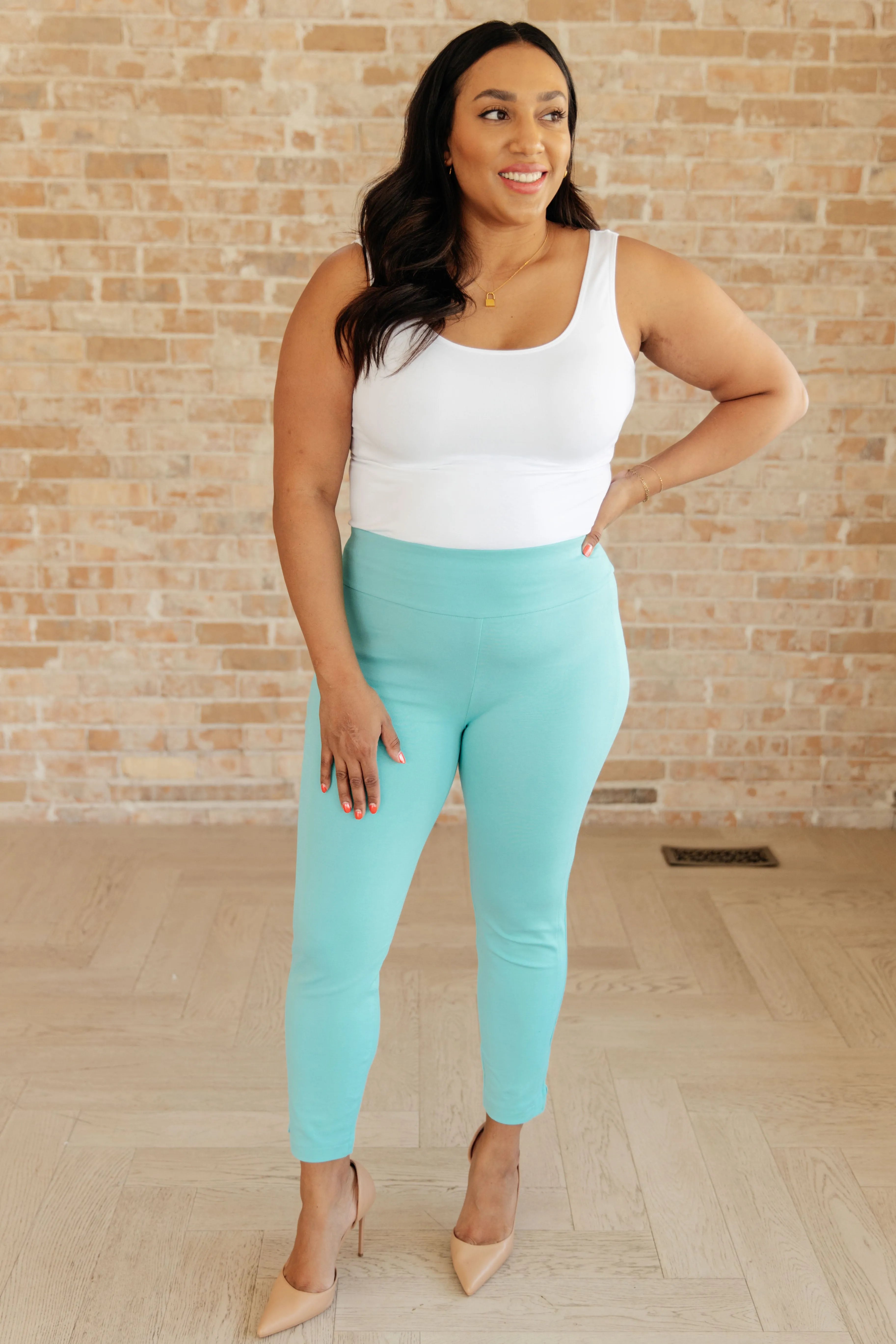 Magic Ankle Crop Skinny Pants in Aqua