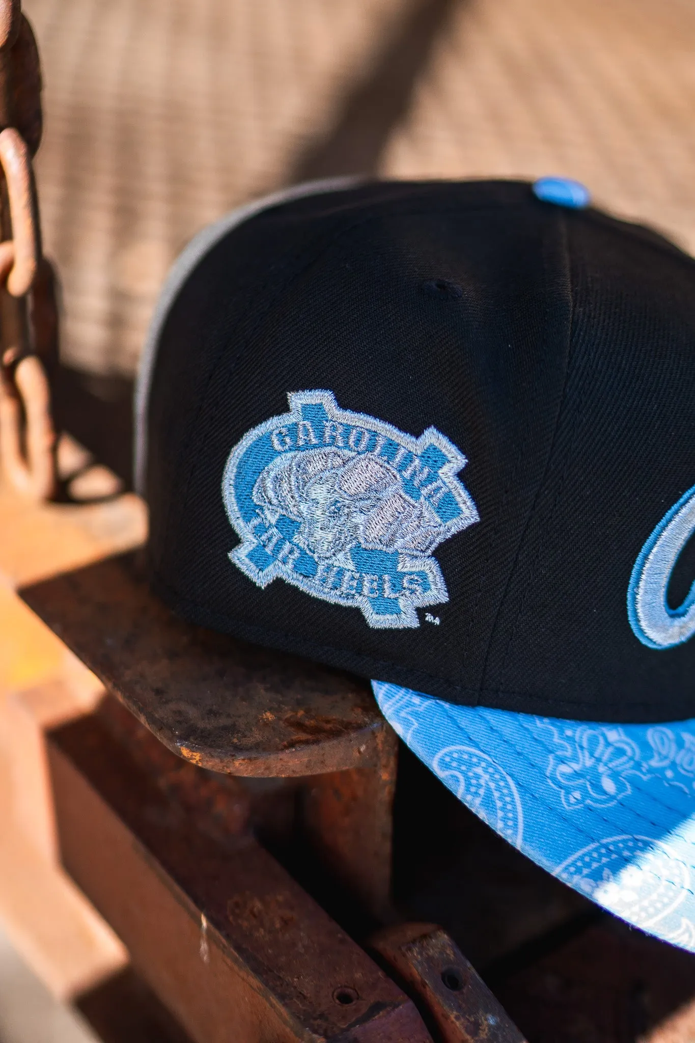 New Era North Carolina Tar Heels Grey UV (Black/Sky Paisley)