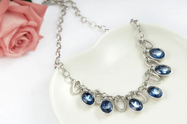 The hanging sapphire crystals collier