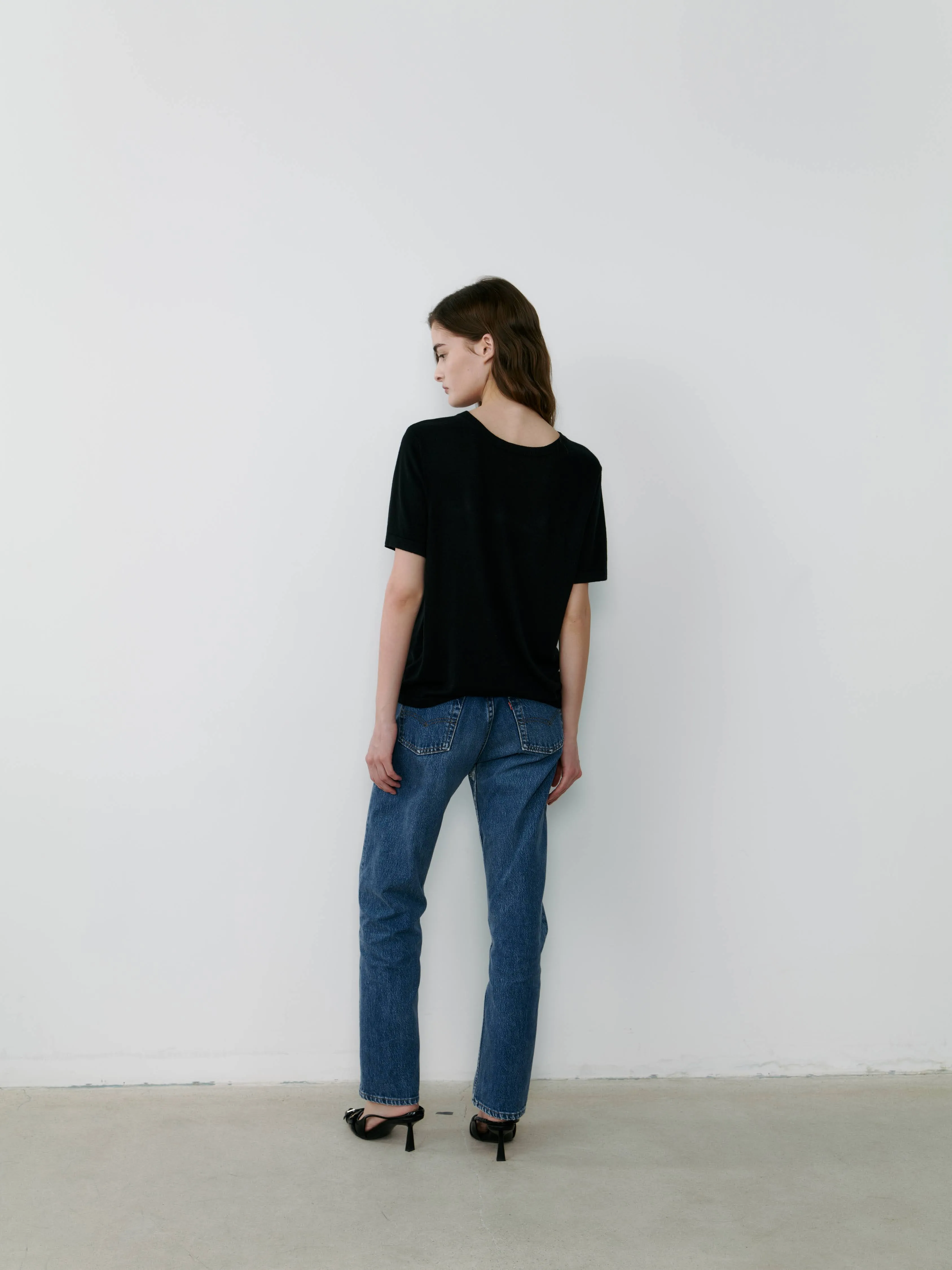 THE SILK TEE - BLACK