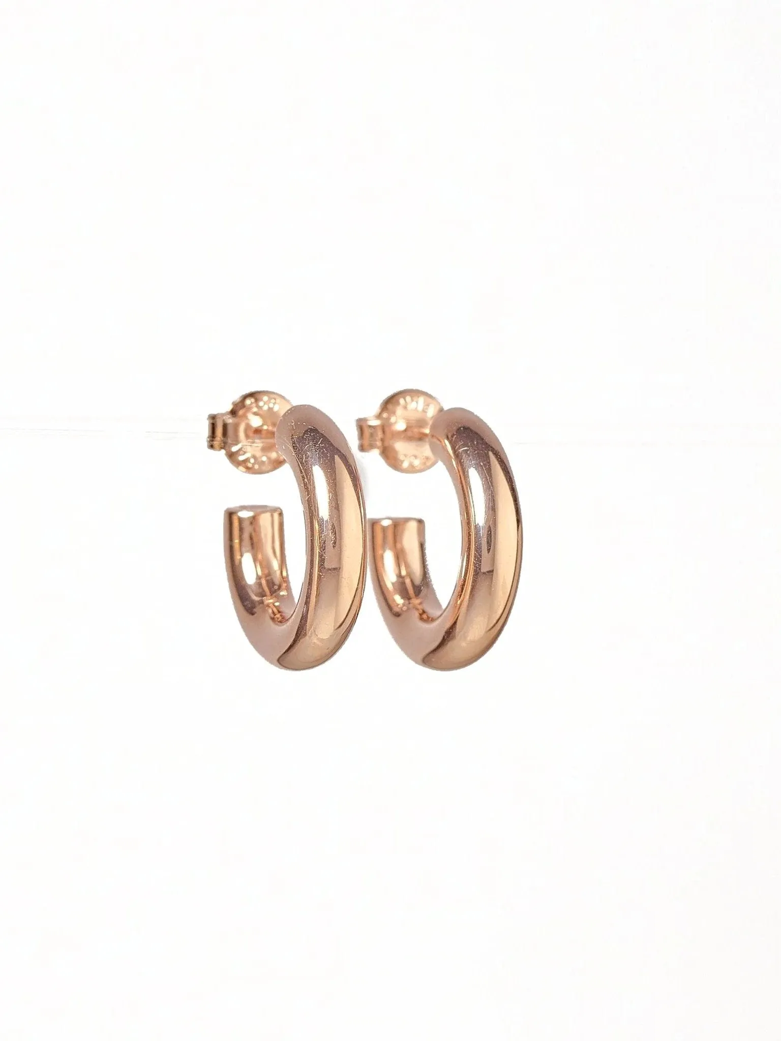 Vero Hoop Earrings